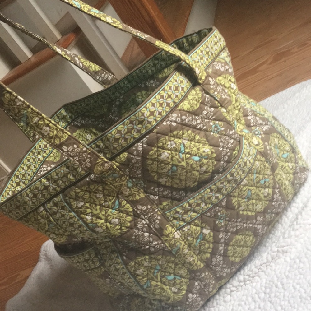 DISCONTINUED PATTERN Vera Bradly Beach Bag Zip Up